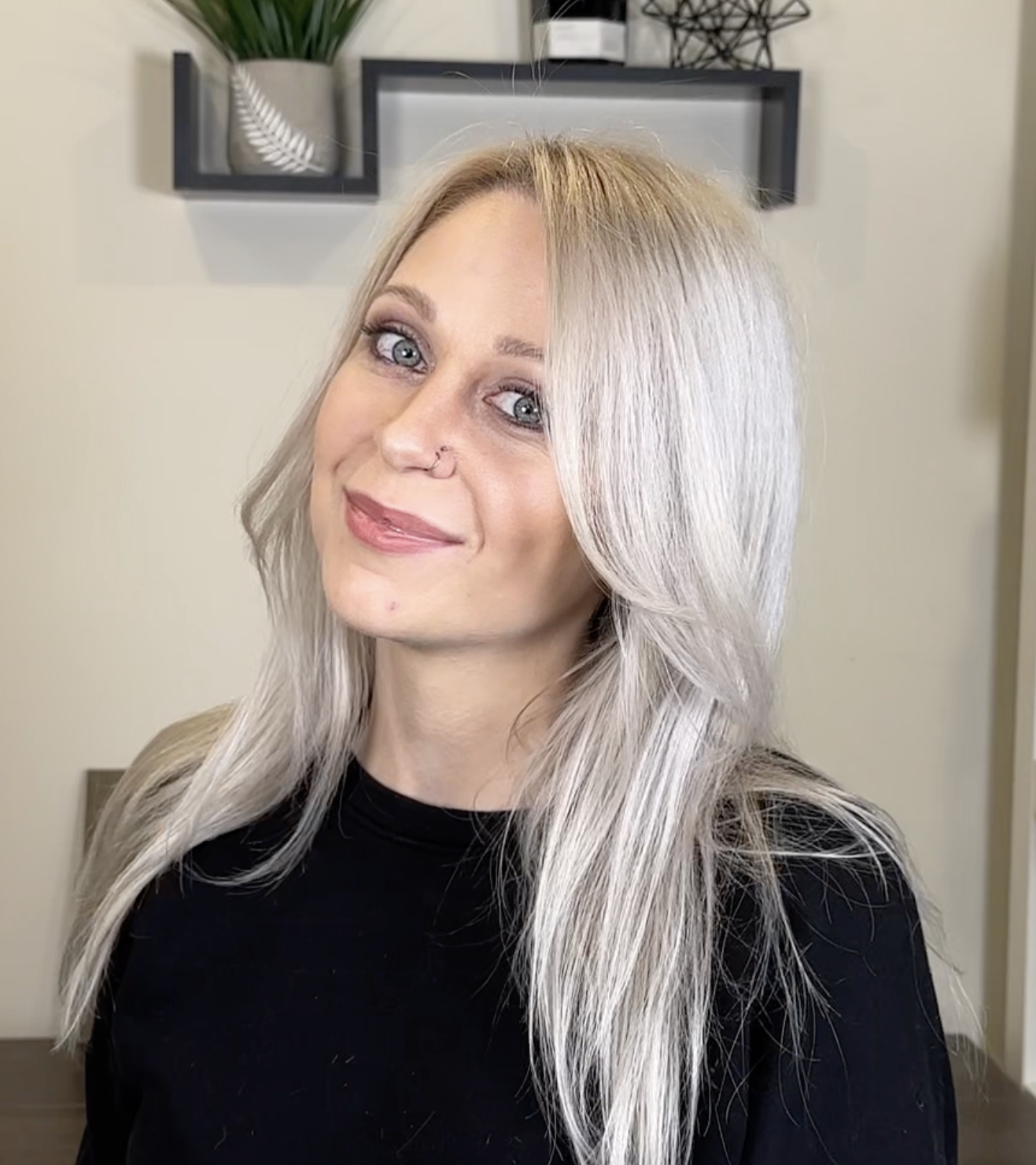 BLONDE-WITH-CURTAIN-BANGS